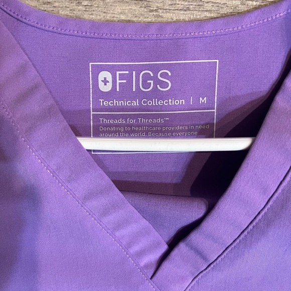 FIGS Scrub Set - Picture 3 of 3